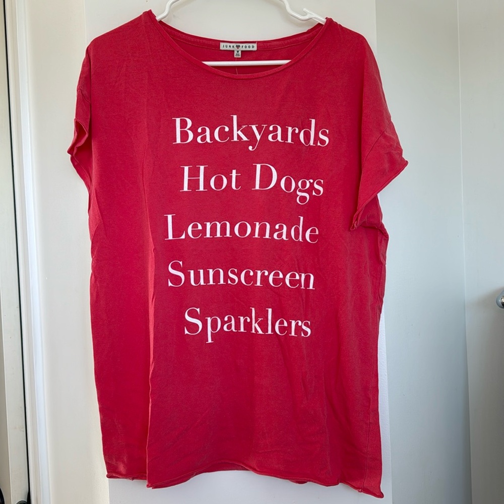 graphic tee